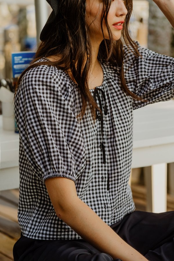 Gigi Picnic Blouse (Checkered)