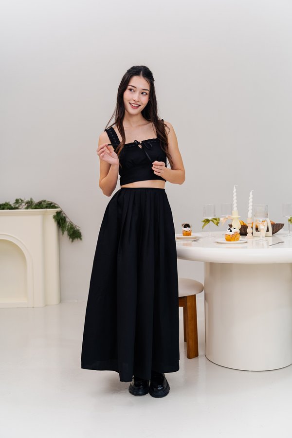 Playful Pleats Skirt (Black)