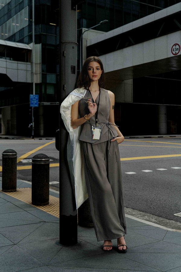 Metropolitan Flair Pants (Grey)