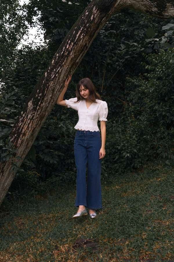 Edge Of Dawn Scallop Blouse (White)