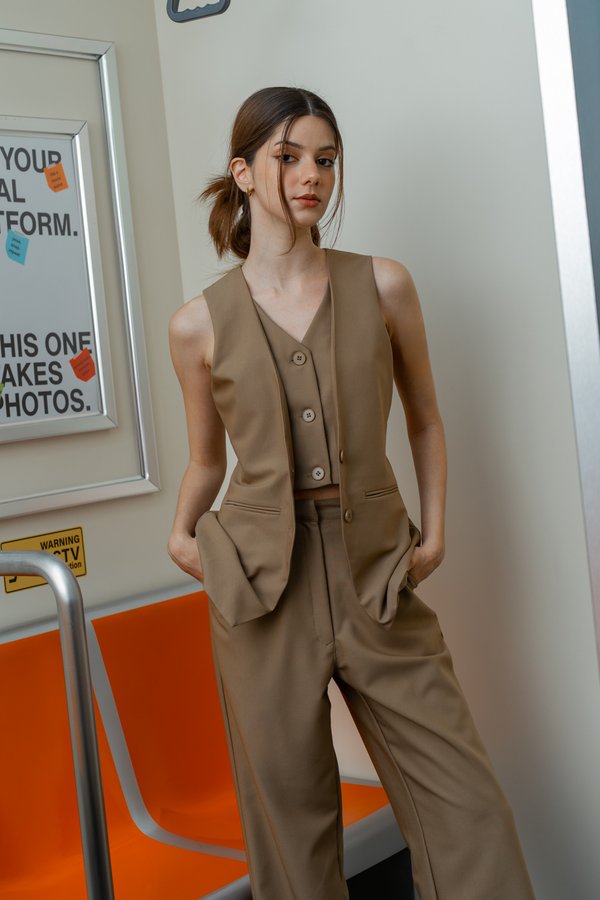 Amrae Layered Vest (Tan)