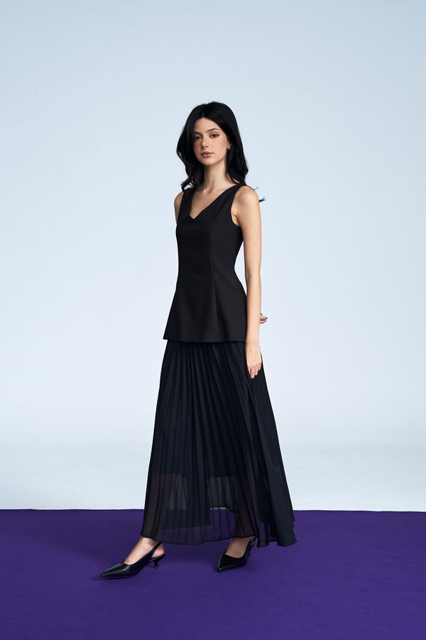 Parallel Motion Pleated Skirt (Black)