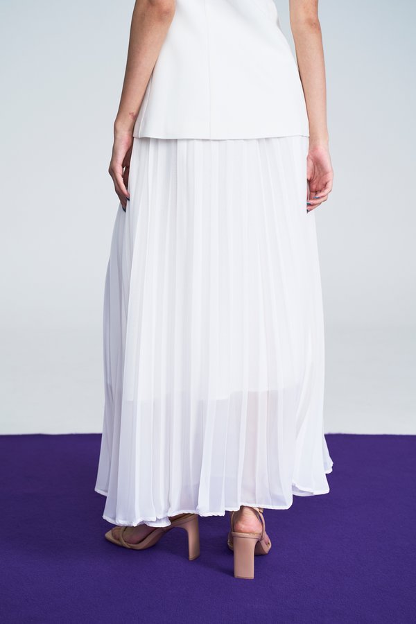Parallel Motion Pleated Skirt (White)